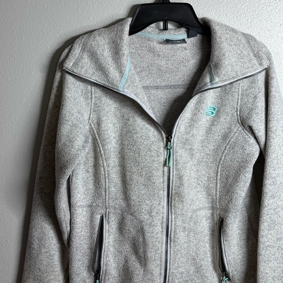 New Balance Women Gray Full Zip Sweater Jacket size petite Small. - Picture 2 of 8